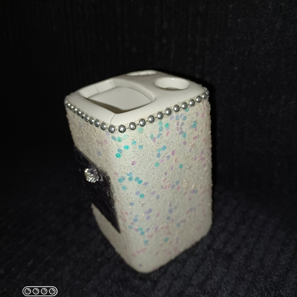 Toothbrush Holder - Picture 4 of 6